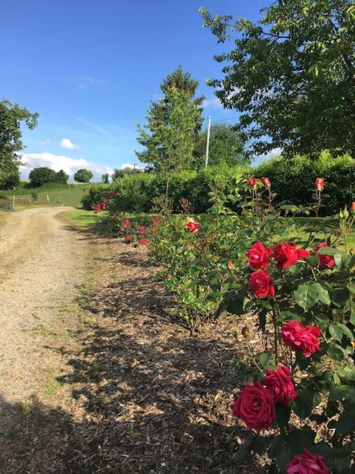 Les Cresnays Gite De La Poupardiere, Maison De Campagne En Bordure De Riviere - 2 Nuits Minimum 빌라 외부 사진