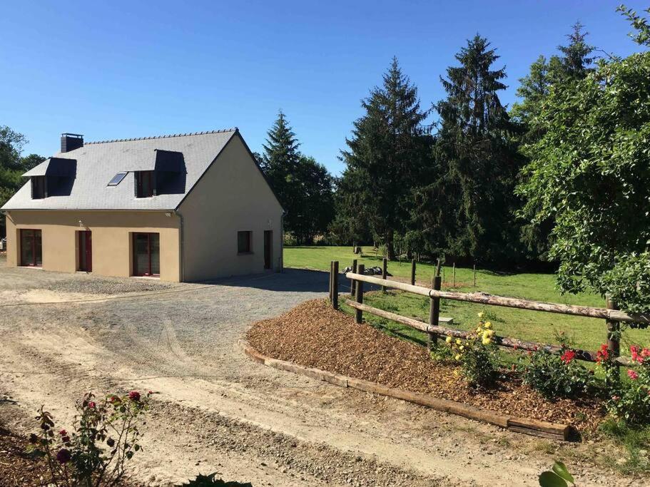 Les Cresnays Gite De La Poupardiere, Maison De Campagne En Bordure De Riviere - 2 Nuits Minimum 빌라 외부 사진